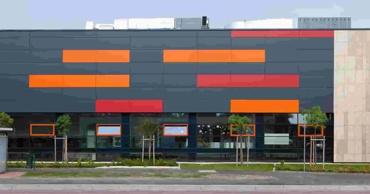 واجهات كلادينج للمحلات التجارية